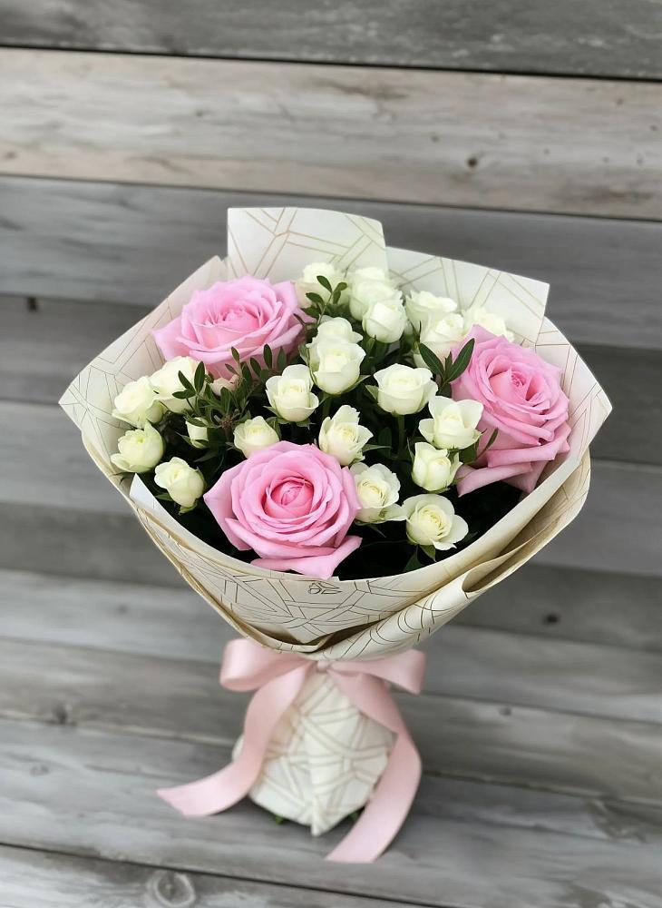 Букет цветов из: Розы в Удобный