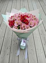 Букет цветов из:  Альстромерии #REPLACE_PRED# Удобный