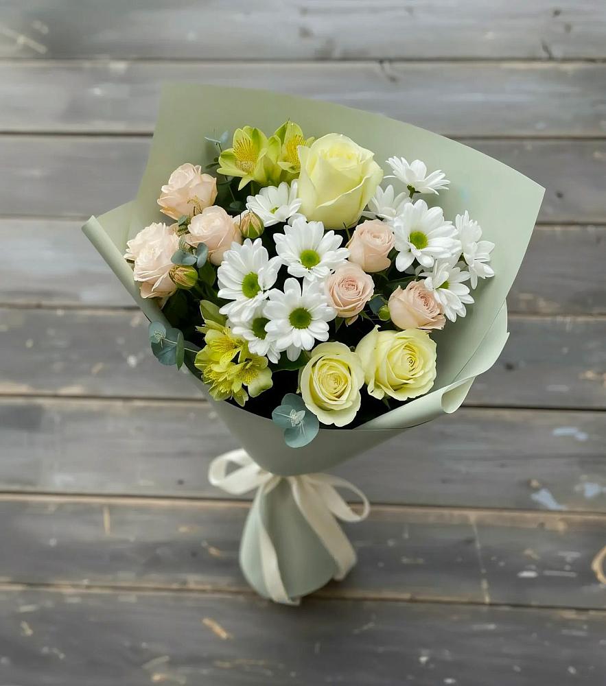 Букет цветов из: Альстромерии, Розы и Хризантемы в Удобный