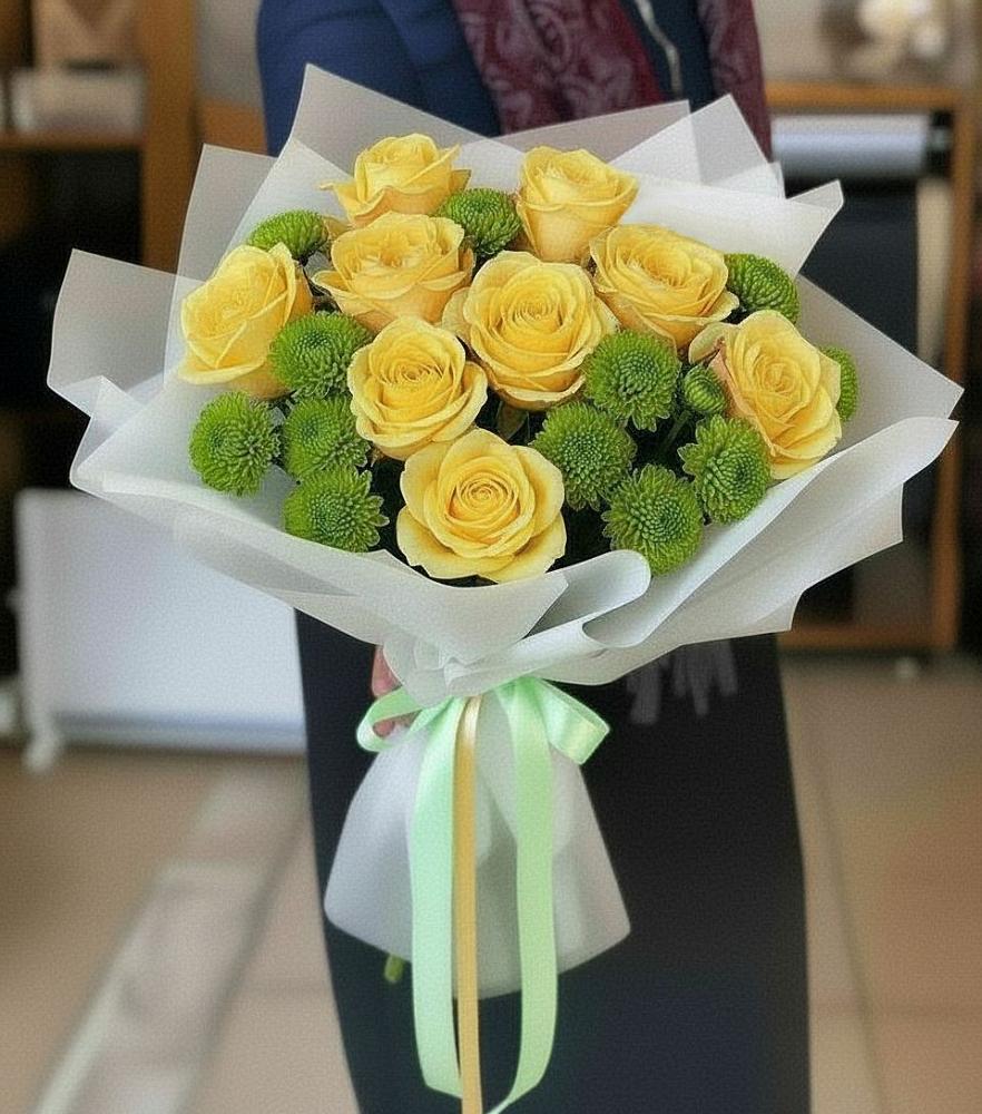 Букет цветов из: Хризантемы и Розы в Удобный