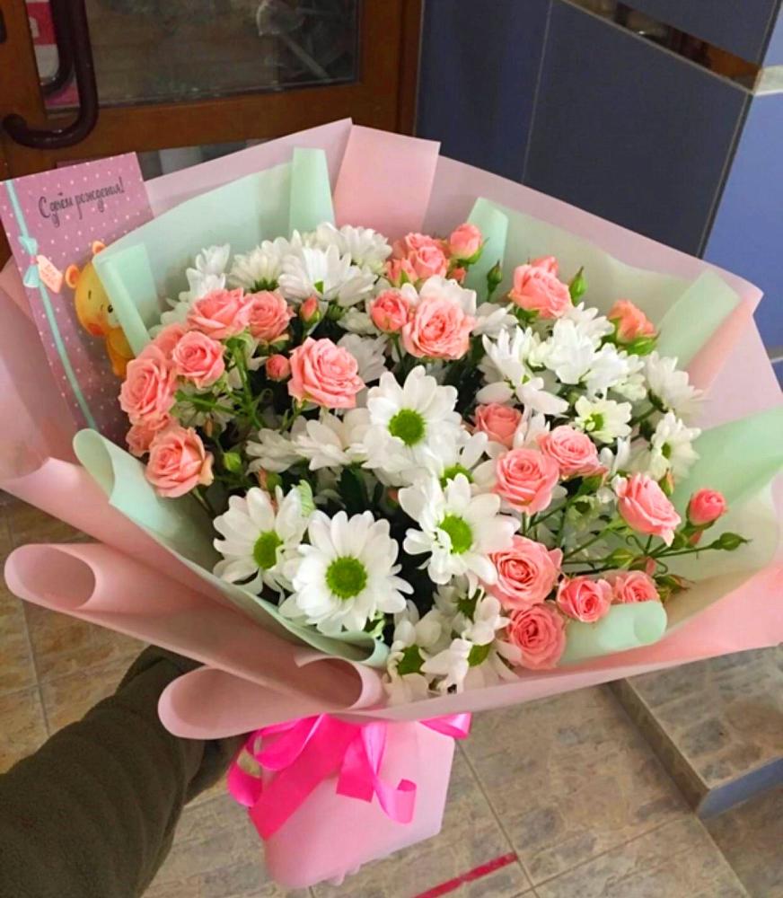 Букет цветов из: Розы и Хризантемы в Удобный