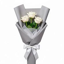 Букет 3 белые розы в Удобный