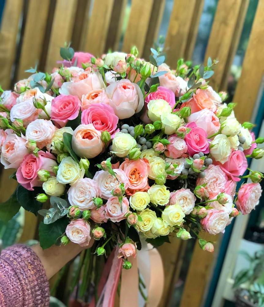 Букет цветов из: Розы в Удобный