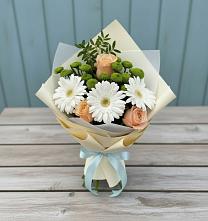 Букет цветов из:  Герберы, Розы и Хризантемы в Удобный