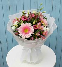 Букет цветов из:  Герберы, Альстромерии и Лизиантусы в Удобный