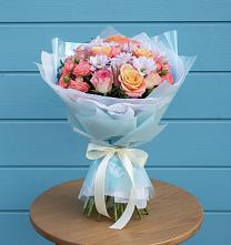 Букет цветов из:  Хризантемы и Розы в Удобный