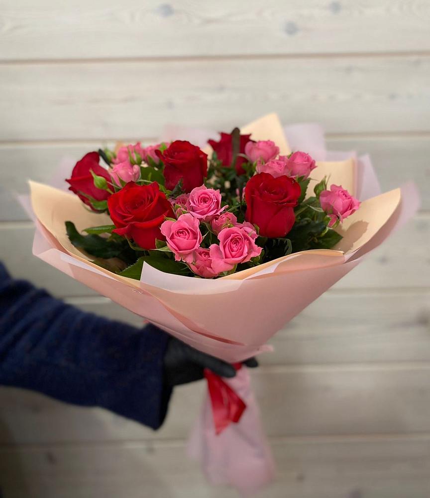 Букет цветов из: Розы в Удобный