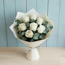 Букет Белые розы в Эвкалипте в Удобный
