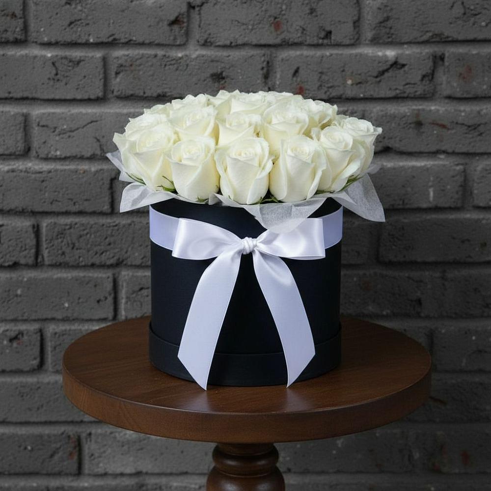 Цветочная композиция из Розы в шляпной коробке в Удобный