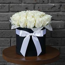 Цветочная композиция из Розы в шляпной коробке в Удобный